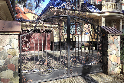 Маяковского 8